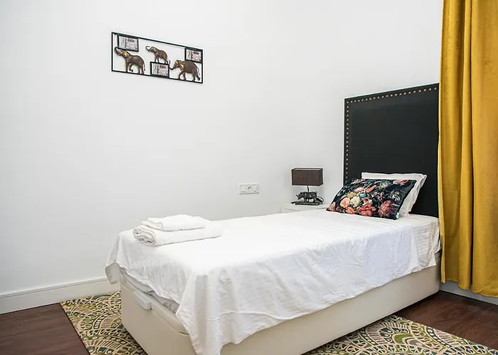 Laura Puerto Apartman *